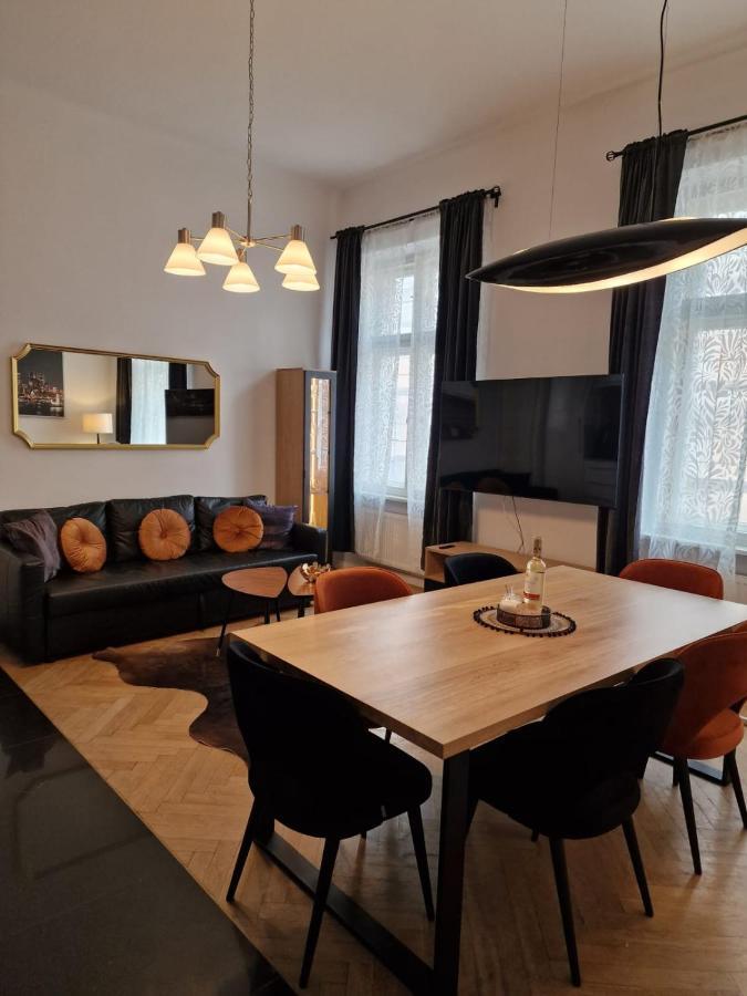 Golden Pearl - Main Square, 100 Sqm, 4 Rooms Cracovia Esterno foto