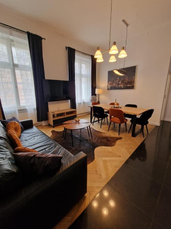 Golden Pearl - Main Square, 100 Sqm, 4 Rooms Cracovia Esterno foto